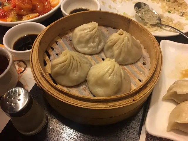 小籠包多汁，Size唔算細，即叫即整，熱辣辣正😍