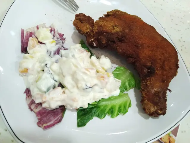 魔鬼炸雞批配蘋果沙律