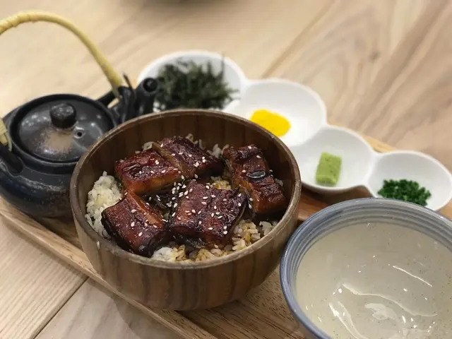 特盛鰻魚丼三食