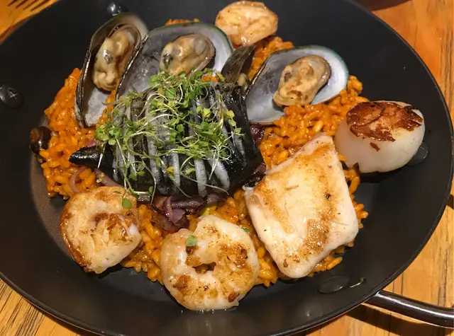 黑墨魚筒西班牙海鮮飯