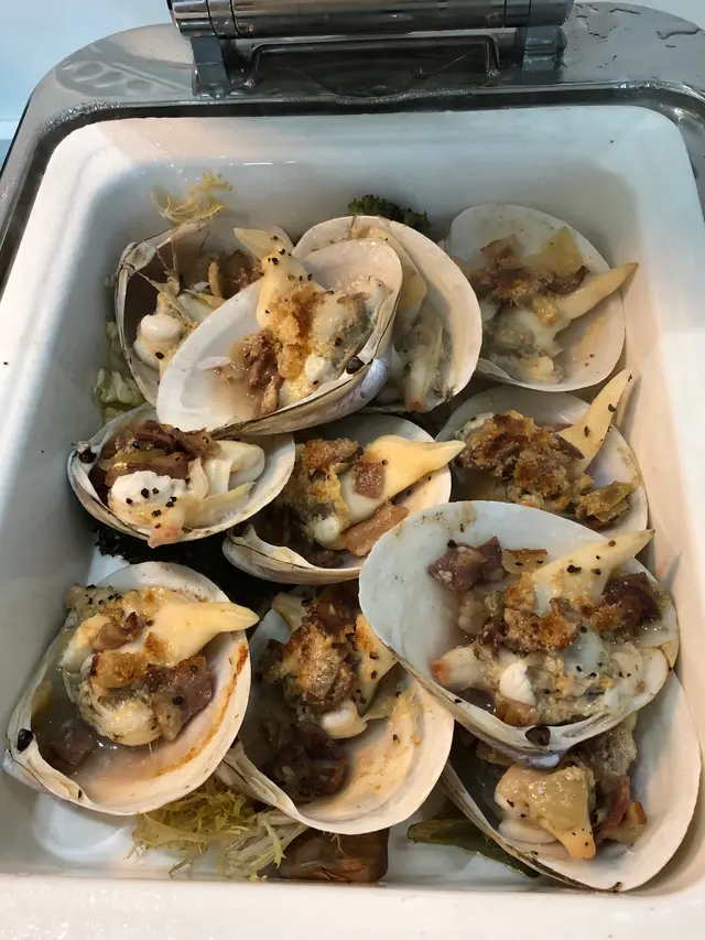 煙肉洋蔥焗貴妃蚌