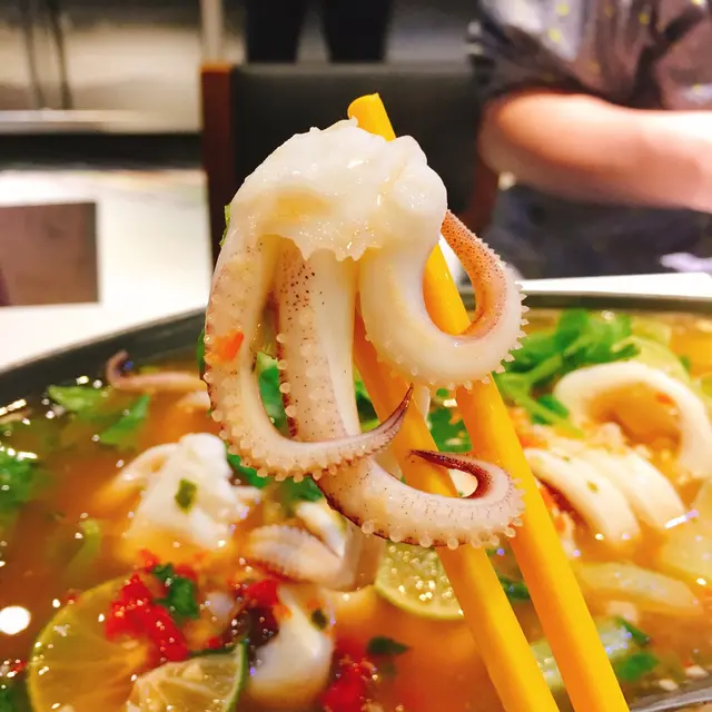 明爐香檸汁原條魷魚筒