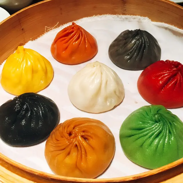 八款味道包括有原味、人蔘、鵝肝、黑松露、蒜蓉、芝士、麻辣及蟹粉