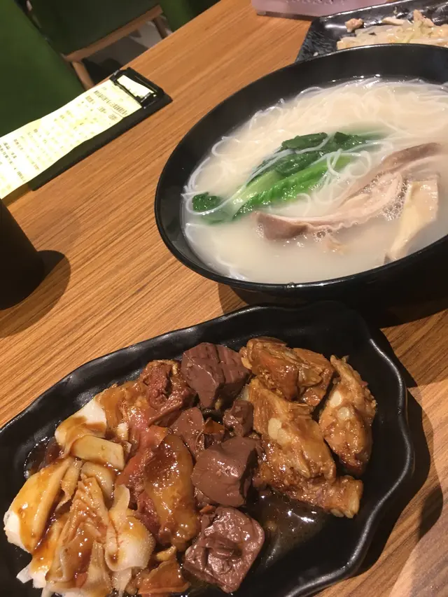 四送車仔麵(胡椒豬肚湯底)