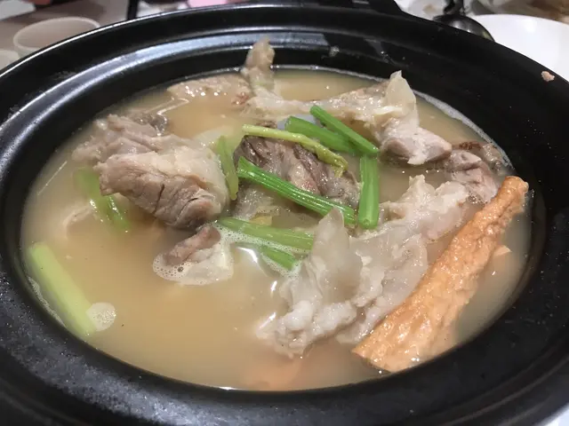 胡椒蘿蔔豬筋煲