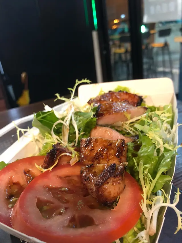 A Pig in the Field (燒豬頸肉沙律）