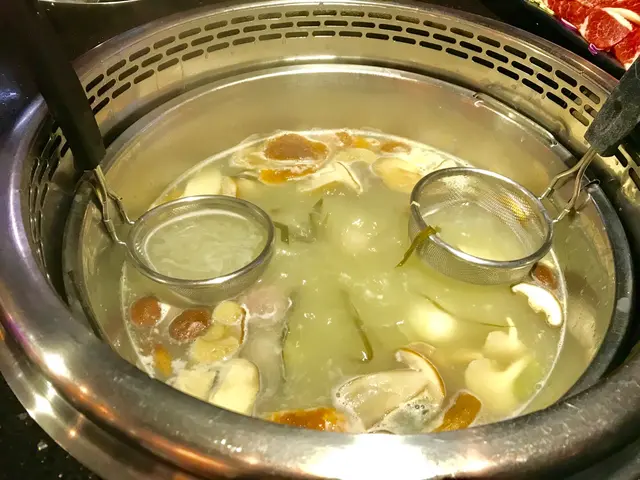 鮮牛肝菌昆布湯