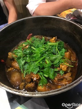 重慶辣雞煲 - Supreme Restaurant in Causeway Bay 