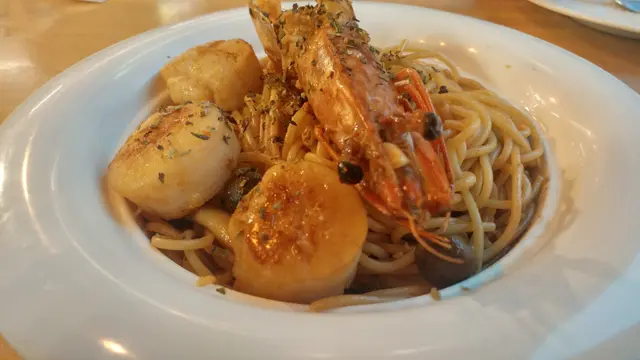 黑松露油炒鮮帶子虎蝦意粉