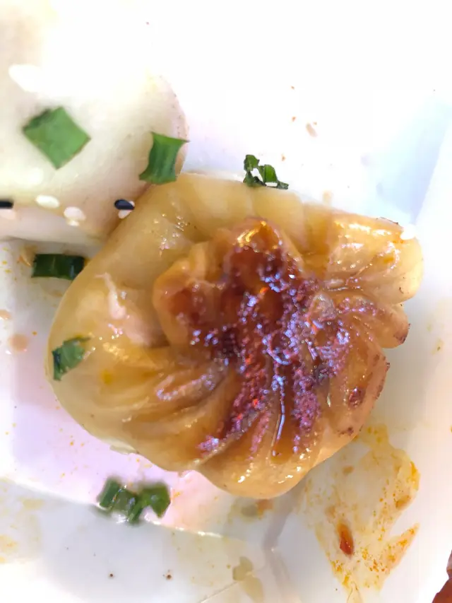 皮薄底脆，湯汁滿滿