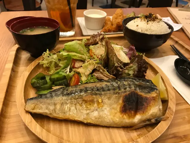 沖繩風海塩燒鯖魚定食