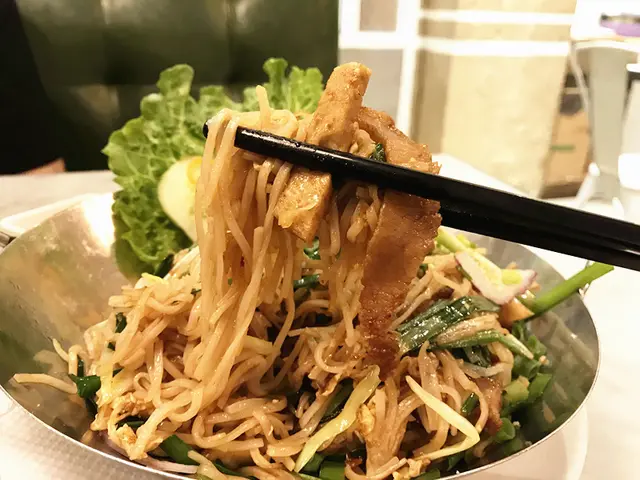 越式三寶炒金邊粉 