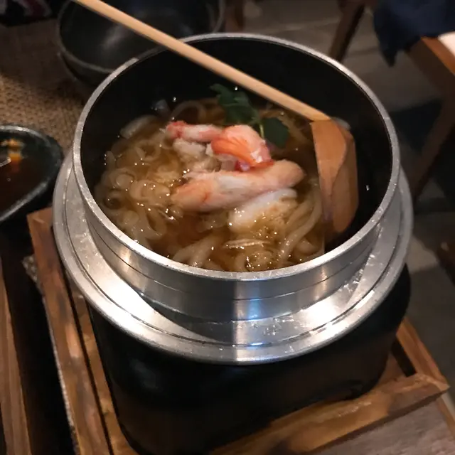 松葉蟹鍋燒烏冬