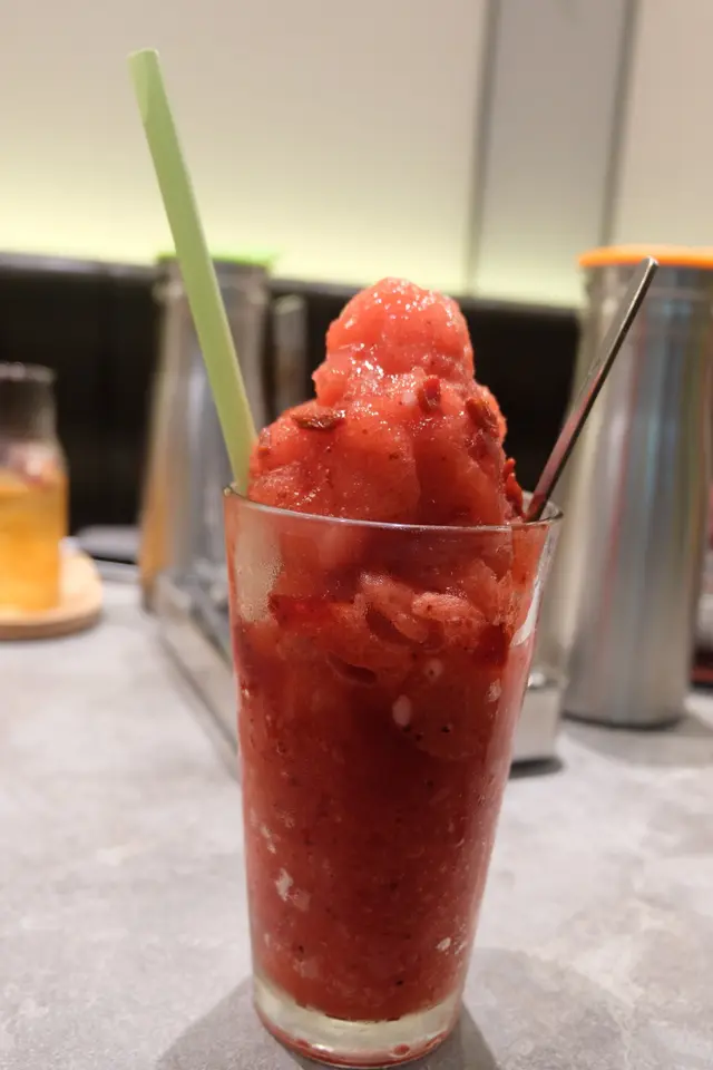 杞子士多啤梨沙冰