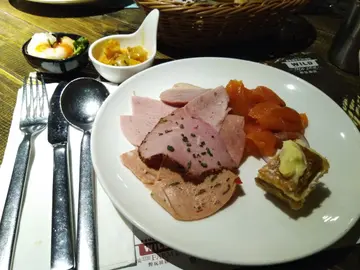 各式火腿和烟三文鱼
