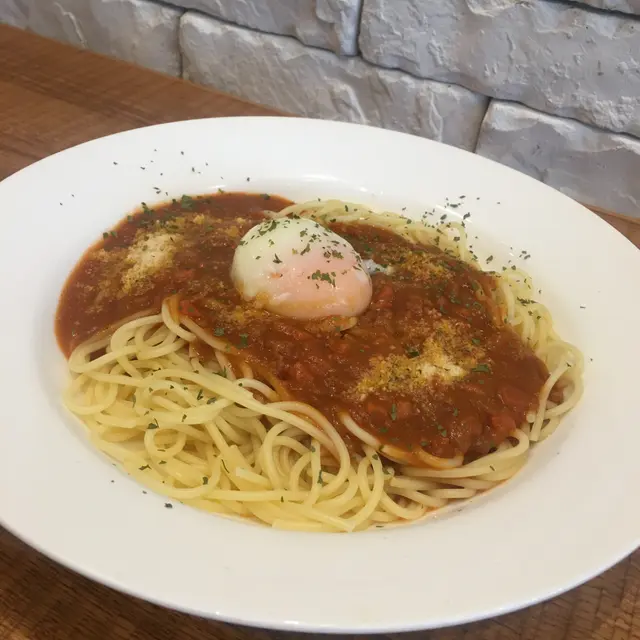 溫泉蛋肉醬意粉