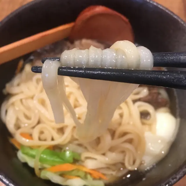 慢煮牛肉粒野菜糖心蛋烏冬