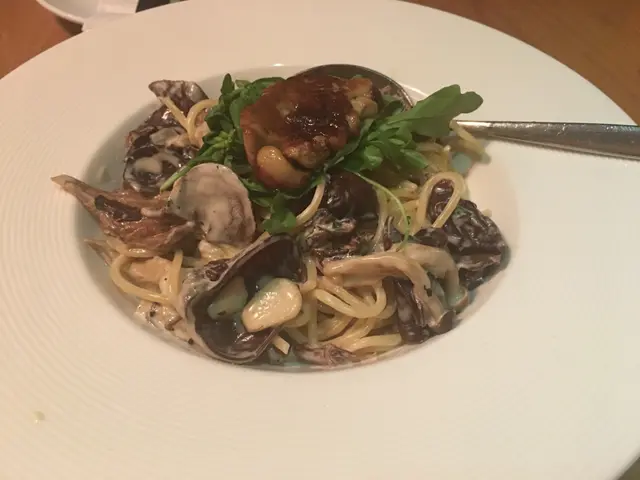 香煎法國鴨肝意粉