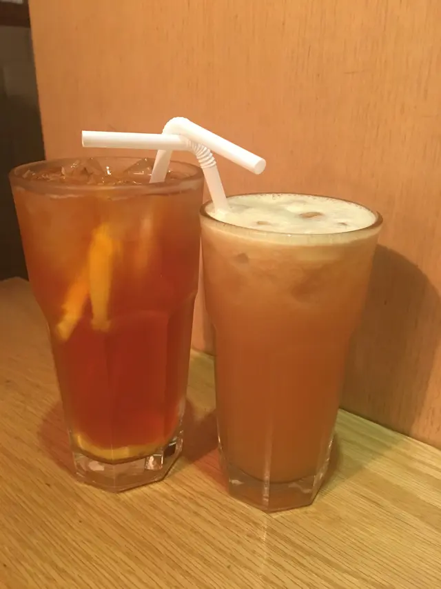 檸檬冰茶(大) $30，鮮榨蘋果汁冰茶(中) $30