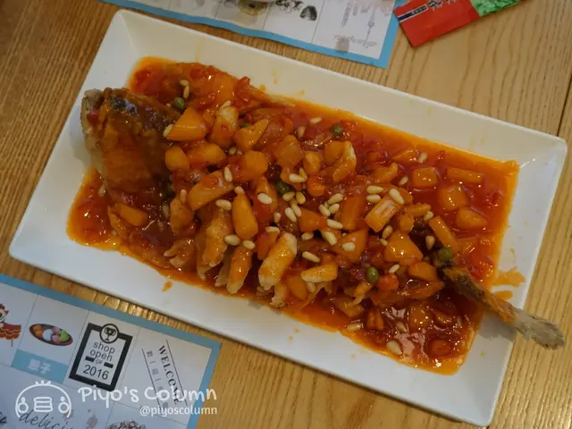 原條𠝹花炸,粉漿不厚,份量夠多人分享。