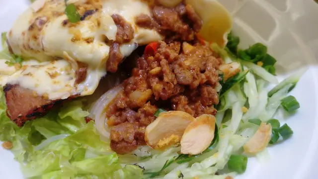 雙層芝士炸醬(牛)豬頸肉撈檬