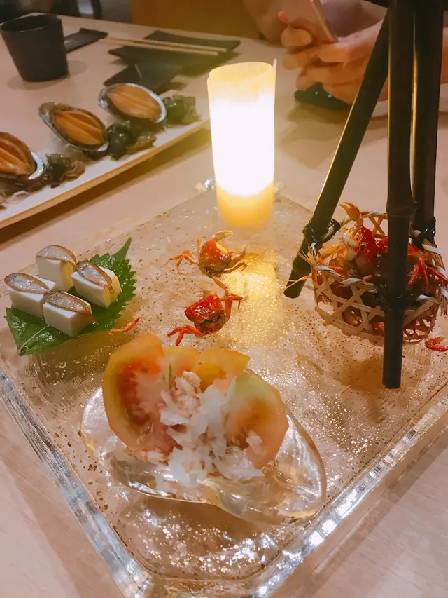 個蟹仔係鹽燒過脆卜卜