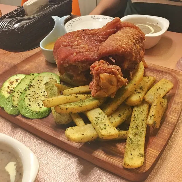 慢煮原隻德國咸豬手