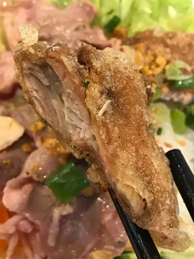 火炙薄燒燒牛肉拼脆雞檬