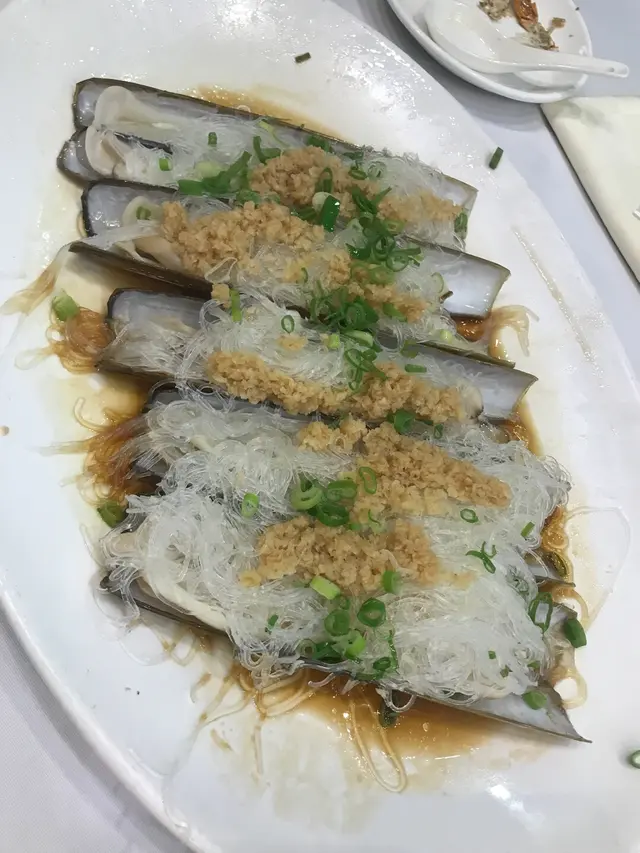 蒜茸粉絲蒸大蟶子