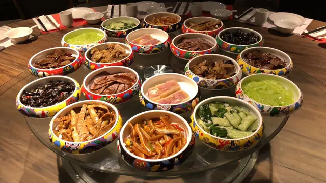 第一批,上面的凍前菜、素菜是不錯的。*$350一位