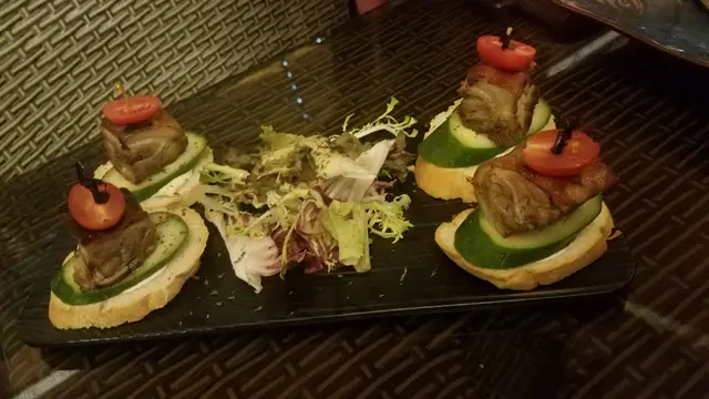 西班牙特色烤乳豬多士