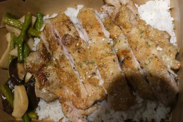 雞扒燒得幾脆, 好味