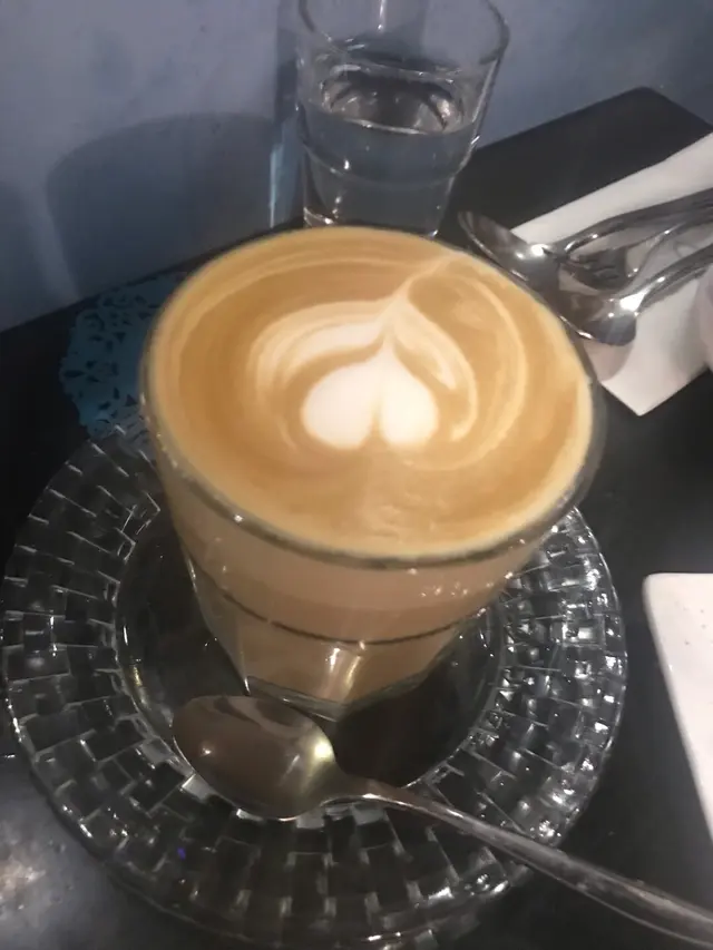 跟餐加錢轉，朋友的，我覺得比較普通，因為咖啡完全蓋過伯爵茶🙈