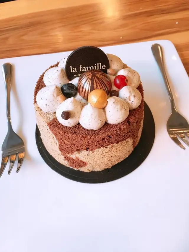 來自 La Famille的 10cm 伯爵茶朱古力蛋糕