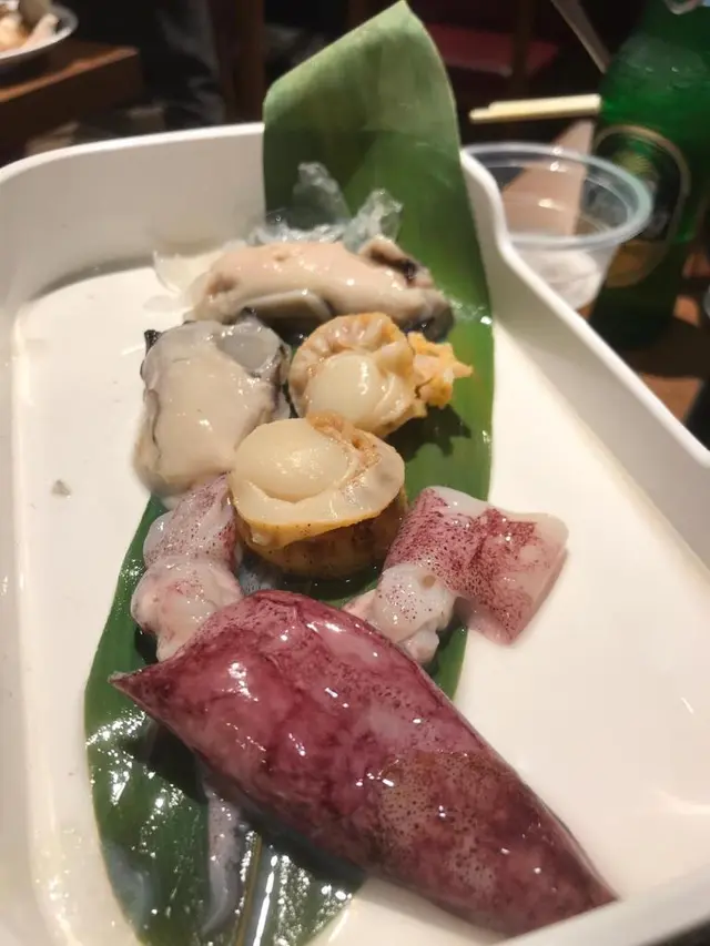 海鮮盤 (帶子、蠔和魷魚)