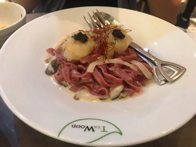 松露帶子起司紅糟麵$81 