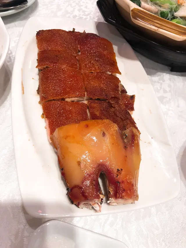 1/4  隻乳豬，好脆  👍🏼