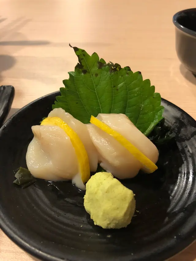 帆立貝刺身(4片)