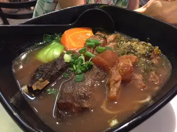 紅燒牛魔王湯麵