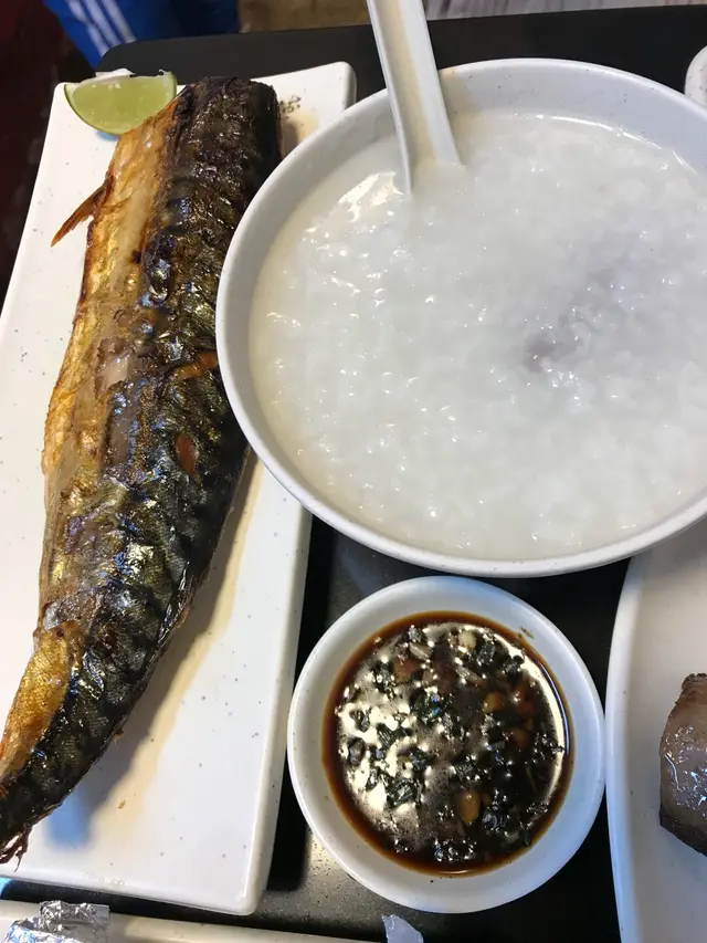 豬骨粥、燒鯖魚