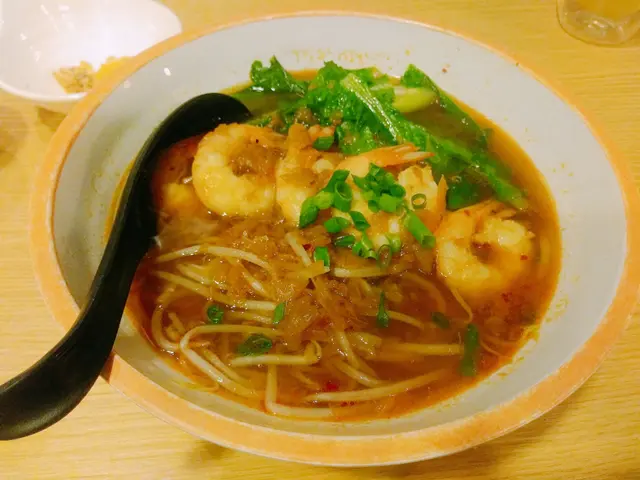 馬來辣蝦湯配油麵