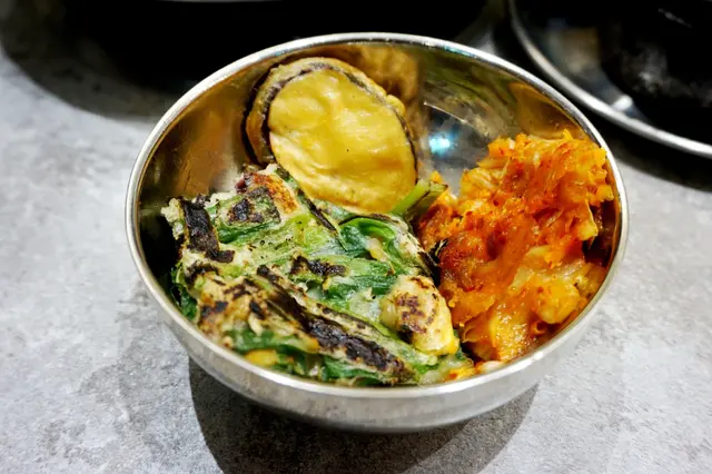 韓式海鮮煎餅、泡菜煎餅及天婦羅野菜
