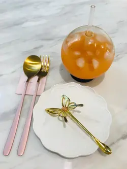 連餐具都好優雅