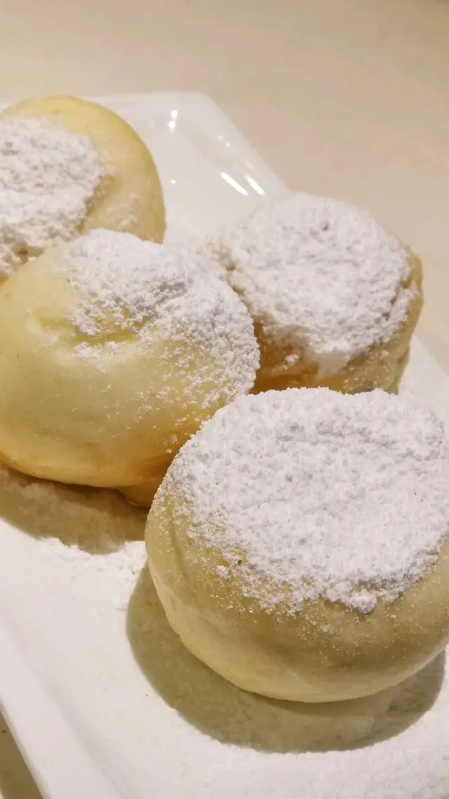 高力豆沙系我至愛，熱辣辣拎出來，如果佢再鬆軟D就 perfect啦😁😁