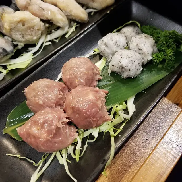 黑松露墨魚丸拼手打芝心牛丸