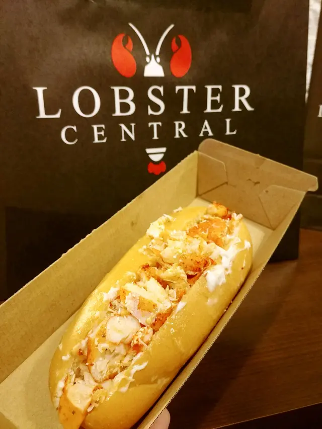 lobster roll