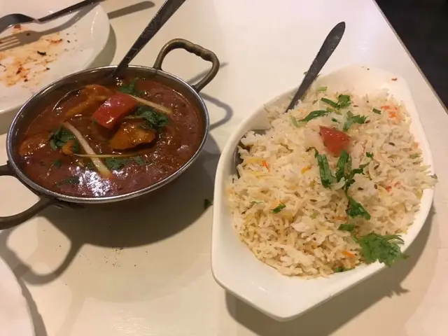 印度飯嘅口感好好食！個羊又好食好開胃，其實仲有個咖哩雞冇影到，個雞好滑