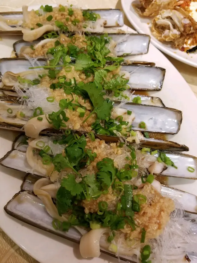 蒜蓉粉絲蒸蟶子皇