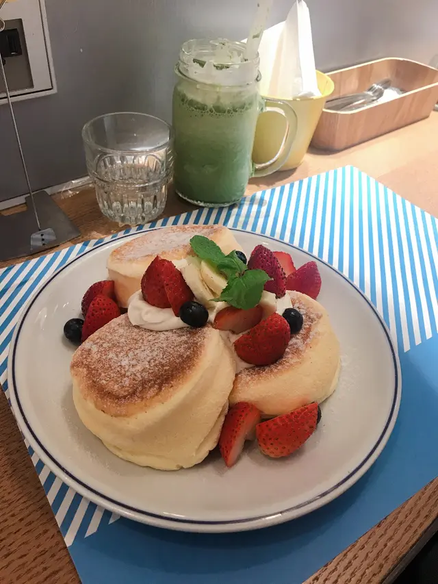 士多啤梨藍莓香蕉班戟