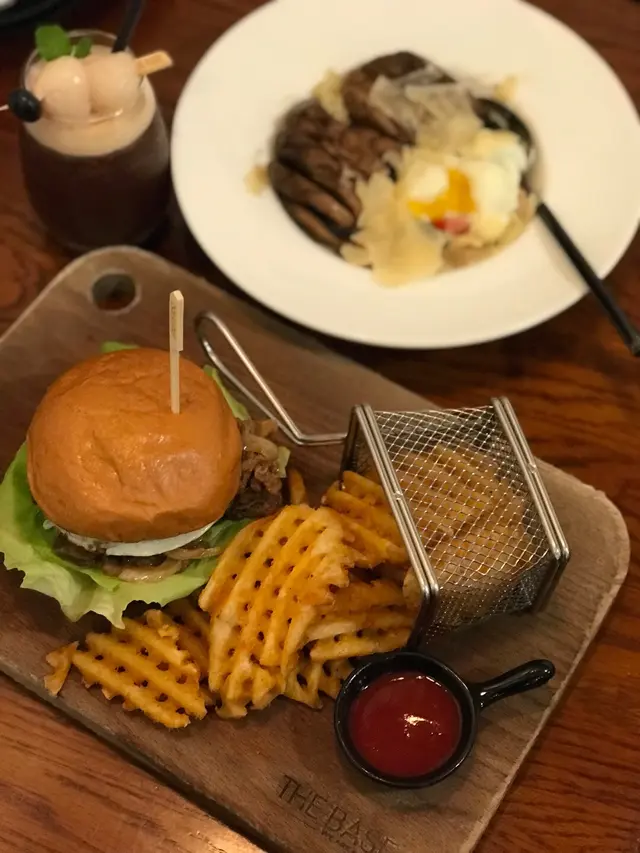 韓式BBQ燒大三角牛肩肉漢堡